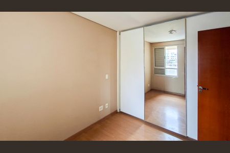 Quarto de apartamento à venda com 3 quartos, 73m² em Floresta, Belo Horizonte