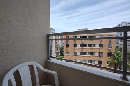 Apartamento à venda com 62m², 3 quartos e 1 vaga Apartamento à venda com 62m², 3 quartos e 1 vagaVaranda