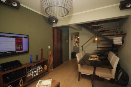 Casa de condomínio à venda com 118m², 3 quartos e 2 vagasSala