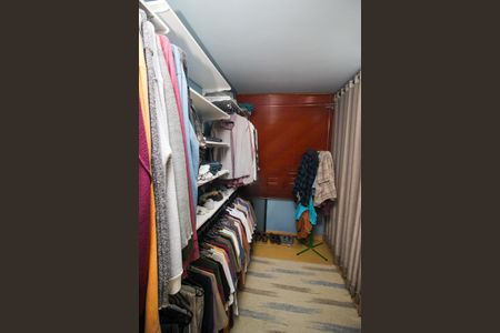 Casa de condomínio à venda com 118m², 3 quartos e 2 vagasCloset da suíte