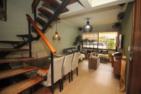 Sala de casa de condomínio à venda com 3 quartos, 118m² em Medianeira, Porto Alegre