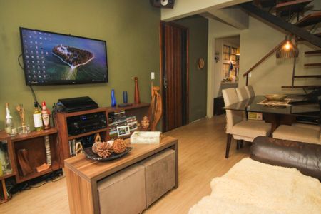 Sala de casa de condomínio à venda com 3 quartos, 118m² em Medianeira, Porto Alegre