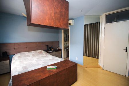 Casa de condomínio à venda com 118m², 3 quartos e 2 vagasSuíte