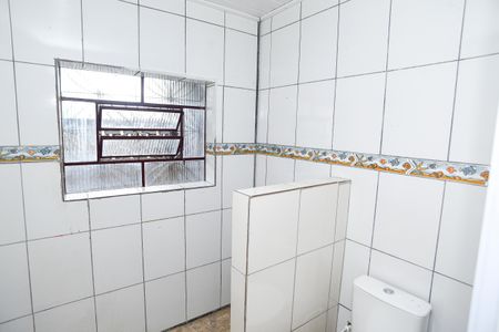 Banheiro 1 de casa para alugar com 2 quartos, 74m² em Santa Cecília, Viamão