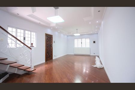 Casa à venda com 3 quartos, 227m² em Vila Ema, São Paulo
