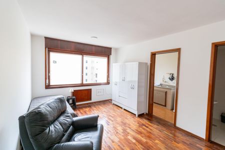 Sala/Quarto de kitnet/studio para alugar com 1 quarto, 30m² em Centro Histórico, Porto Alegre