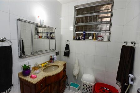 Apartamento à venda com 40m², 2 quartos e sem vaga Apartamento à venda com 40m², 2 quartos e sem vagaBanheiro Social