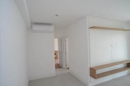 Sala de apartamento para alugar com 2 quartos, 74m² em Barra da Tijuca, Rio de Janeiro