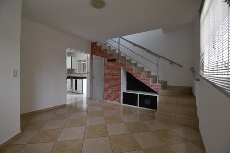 Sala 1 de casa para alugar com 3 quartos, 98m² em Batel, Curitiba