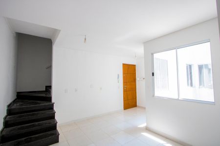 Sala de apartamento para alugar com 2 quartos, 57m² em Vila Lutécia, Santo André