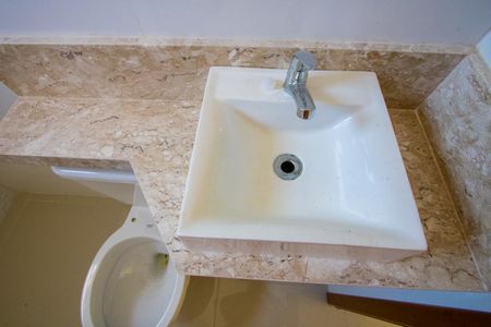 Apartamento para alugar com 50m², 2 quartos e 1 vaga Apartamento para alugar com 50m², 2 quartos e 1 vagaBanheiro social