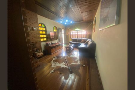 Casa à venda com 3 quartos, 240m² em Cidade Patriarca, São Paulo