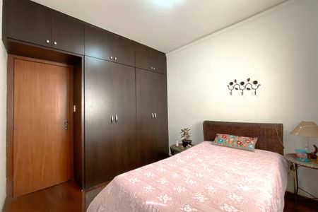 Apartamento à venda com 120m², 4 quartos e 2 vagasQuarto 2