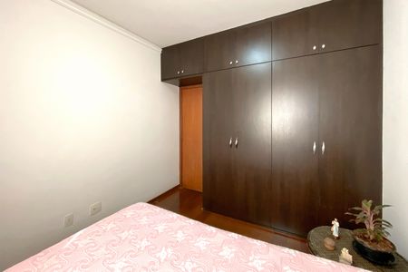 Apartamento à venda com 120m², 4 quartos e 2 vagasQuarto 2
