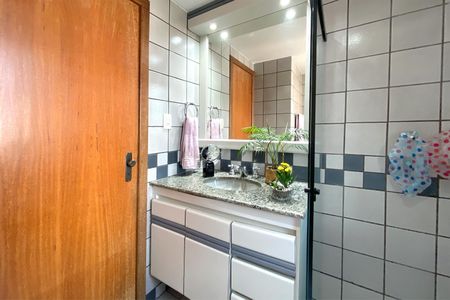 Apartamento à venda com 120m², 4 quartos e 2 vagasBanheiro