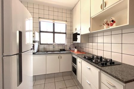 Apartamento à venda com 120m², 4 quartos e 2 vagasCozinha