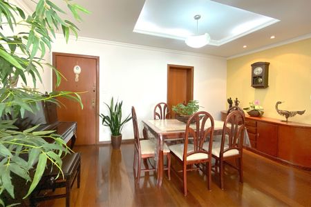 Apartamento à venda com 120m², 4 quartos e 2 vagasSala