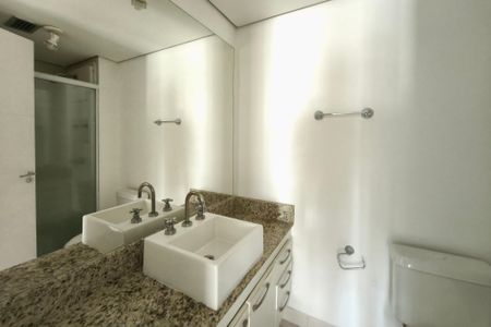 Apartamento à venda com 70m², 2 quartos e 2 vagasBanheiro Suíte