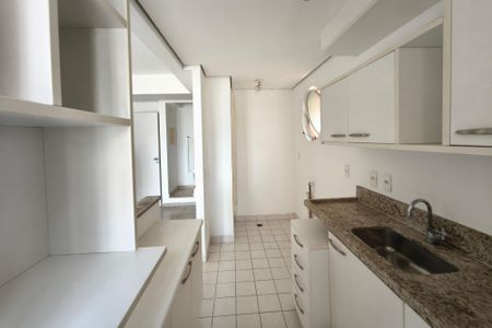Apartamento à venda com 70m², 2 quartos e 2 vagasCozinha