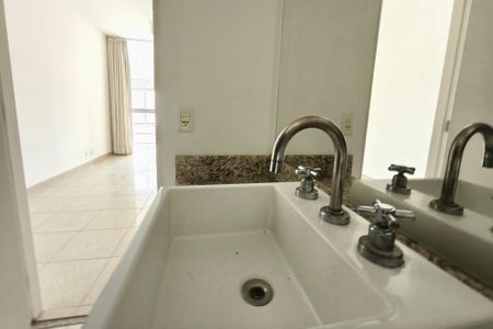Apartamento à venda com 70m², 2 quartos e 2 vagasBanheiro Suíte