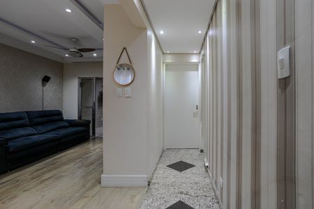 Sala de casa de condomínio para alugar com 2 quartos, 120m² em Centro, Mogi das Cruzes