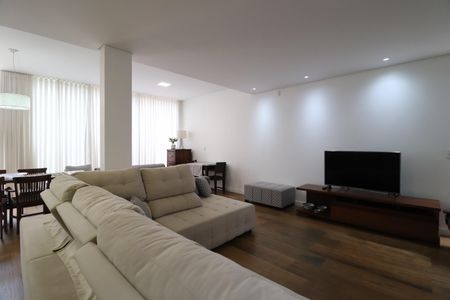 Sala de casa para alugar com 4 quartos, 322m² em Morada da Colina, Uberlândia