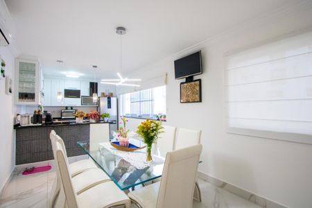 Casa à venda com 250m², 3 quartos e 3 vagas Casa à venda com 250m², 3 quartos e 3 vagasCopa