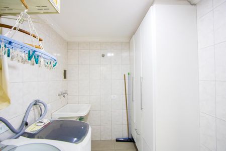 Casa à venda com 250m², 3 quartos e 3 vagas Casa à venda com 250m², 3 quartos e 3 vagasÁrea de serviço