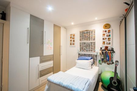 Casa à venda com 250m², 3 quartos e 3 vagas Casa à venda com 250m², 3 quartos e 3 vagasQuarto 2