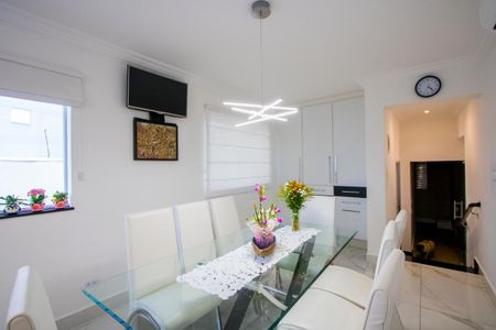 Casa à venda com 250m², 3 quartos e 3 vagas Casa à venda com 250m², 3 quartos e 3 vagasCopa