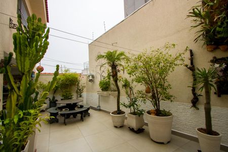 Casa à venda com 250m², 3 quartos e 3 vagas Casa à venda com 250m², 3 quartos e 3 vagasQuintal