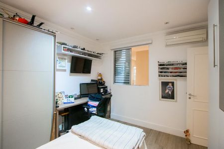 Casa à venda com 250m², 3 quartos e 3 vagas Casa à venda com 250m², 3 quartos e 3 vagasQuarto 2