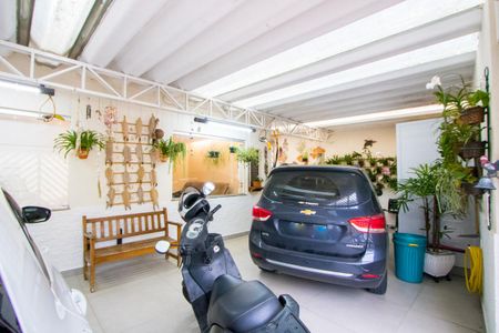 Casa à venda com 250m², 3 quartos e 3 vagas Casa à venda com 250m², 3 quartos e 3 vagasGaragem