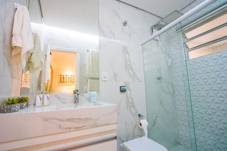 Casa à venda com 250m², 3 quartos e 3 vagas Casa à venda com 250m², 3 quartos e 3 vagasBanheiro do quarto 1