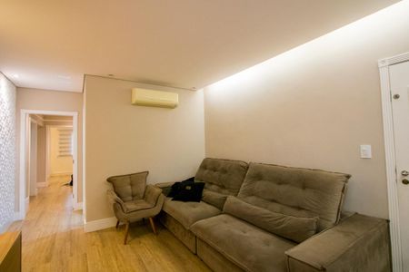 Casa à venda com 250m², 3 quartos e 3 vagas Casa à venda com 250m², 3 quartos e 3 vagasSala