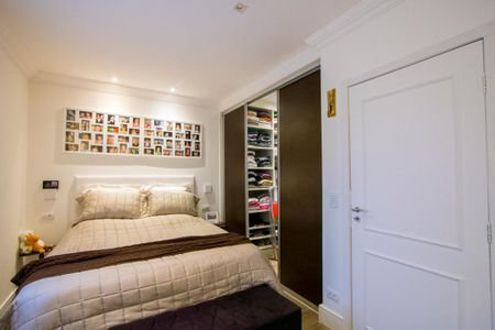 Casa à venda com 250m², 3 quartos e 3 vagas Casa à venda com 250m², 3 quartos e 3 vagasQuarto 1 - Suíte