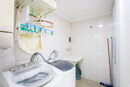 Casa à venda com 250m², 3 quartos e 3 vagas Casa à venda com 250m², 3 quartos e 3 vagasÁrea de serviço