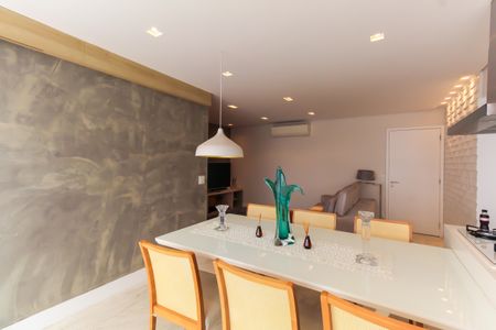 Apartamento à venda com 70m², 2 quartos e 2 vagas Apartamento à venda com 70m², 2 quartos e 2 vagasSala