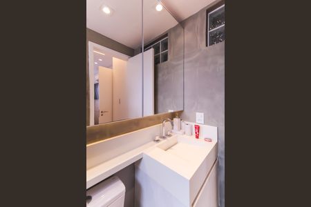 Apartamento à venda com 70m², 2 quartos e 2 vagas Apartamento à venda com 70m², 2 quartos e 2 vagasBanheiro da Suíte 1