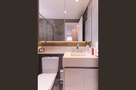 Apartamento à venda com 70m², 2 quartos e 2 vagas Apartamento à venda com 70m², 2 quartos e 2 vagasBanheiro da Suíte 1