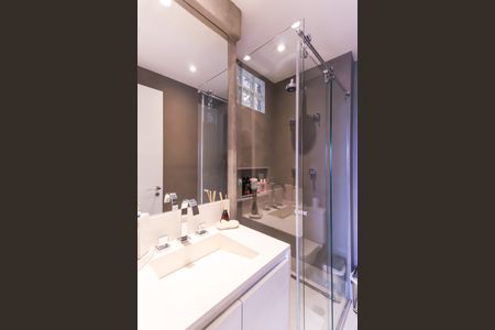 Apartamento à venda com 70m², 2 quartos e 2 vagas Apartamento à venda com 70m², 2 quartos e 2 vagasBanheiro