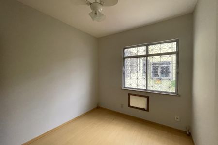 Quarto 1 de apartamento para alugar com 2 quartos, 65m² em Ilha do Governador, Rio de Janeiro