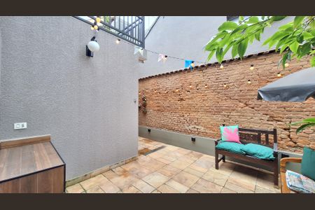 Casa à venda com 110m², 2 quartos e 1 vaga Casa à venda com 110m², 2 quartos e 1 vagaQuintal