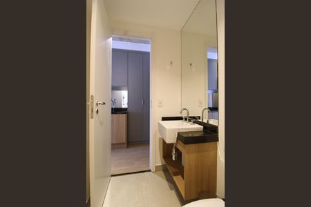 Banheiro de kitnet/studio para alugar com 1 quarto, 25m² em Indianópolis, São Paulo