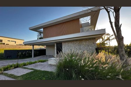 Casa à venda com 558m², 5 quartos e 6 vagas