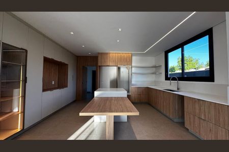 Casa à venda com 558m², 5 quartos e 6 vagas