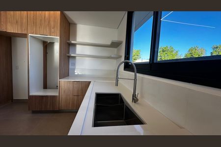 Casa à venda com 558m², 5 quartos e 6 vagas