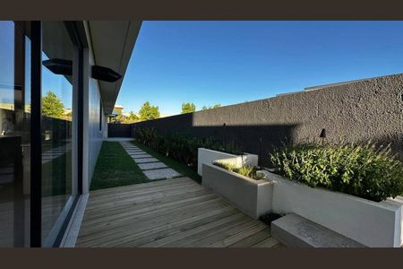 Casa à venda com 558m², 5 quartos e 6 vagas