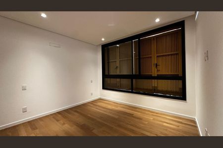 Casa à venda com 558m², 5 quartos e 6 vagas