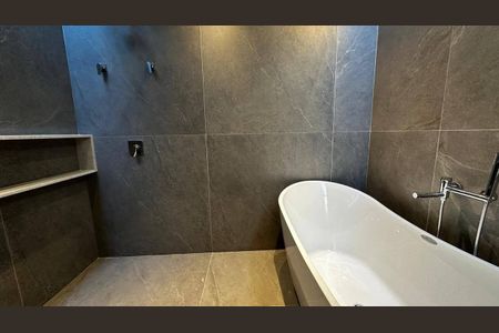 Casa à venda com 558m², 5 quartos e 6 vagas